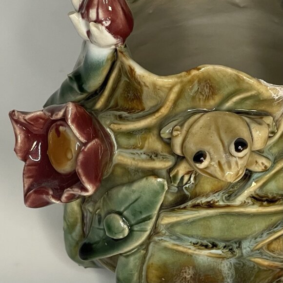 Vintage Majolica Green Glaze Leaves and Frog w Roses Vase Planter Incised Mark - Picture 13 of 14